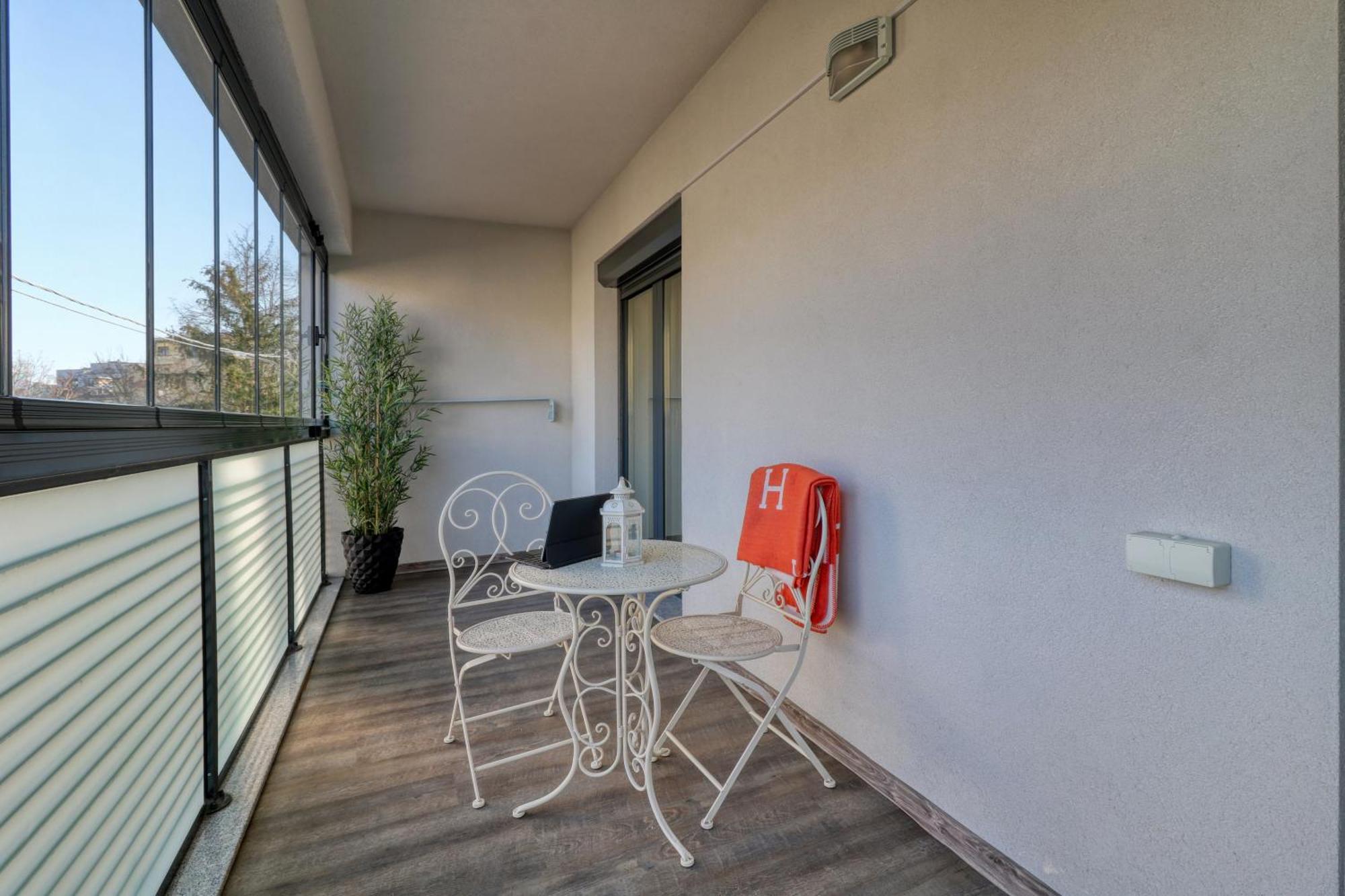Herastrau Luxury Studios Bucharest Exterior photo